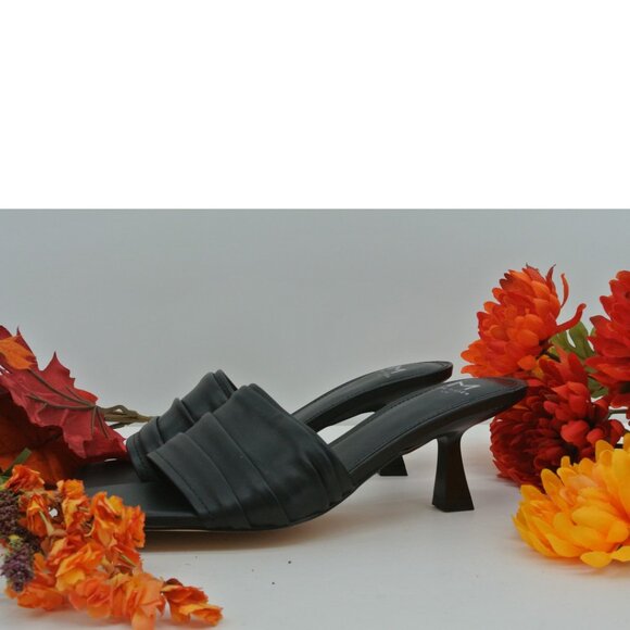 Marc Fisher Ltd Black Leather Strappy Sandals Size 8M - Picture 3 of 10